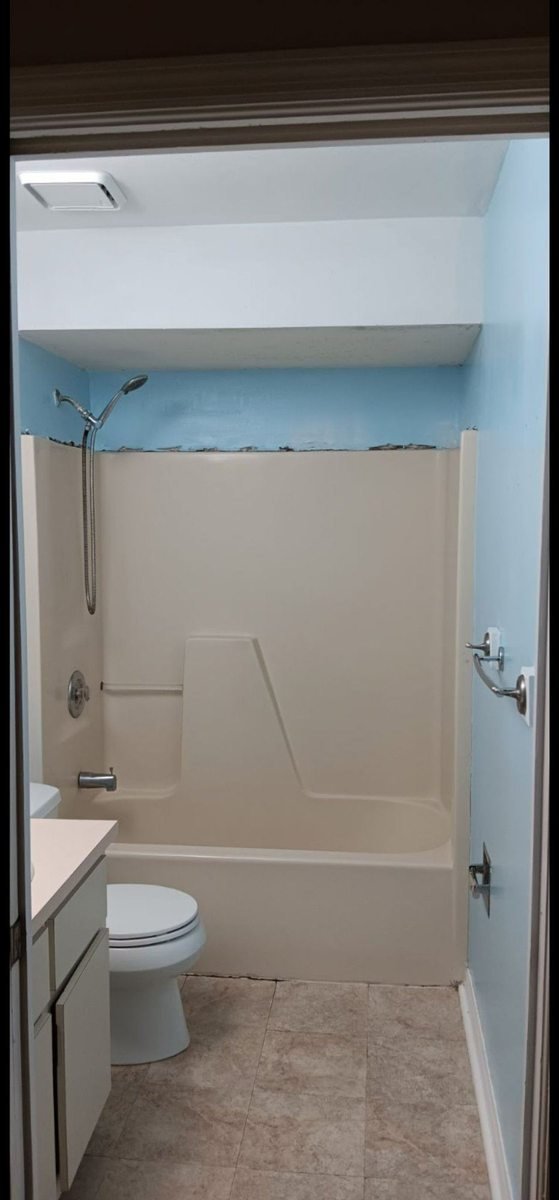 Bathroom before renovation